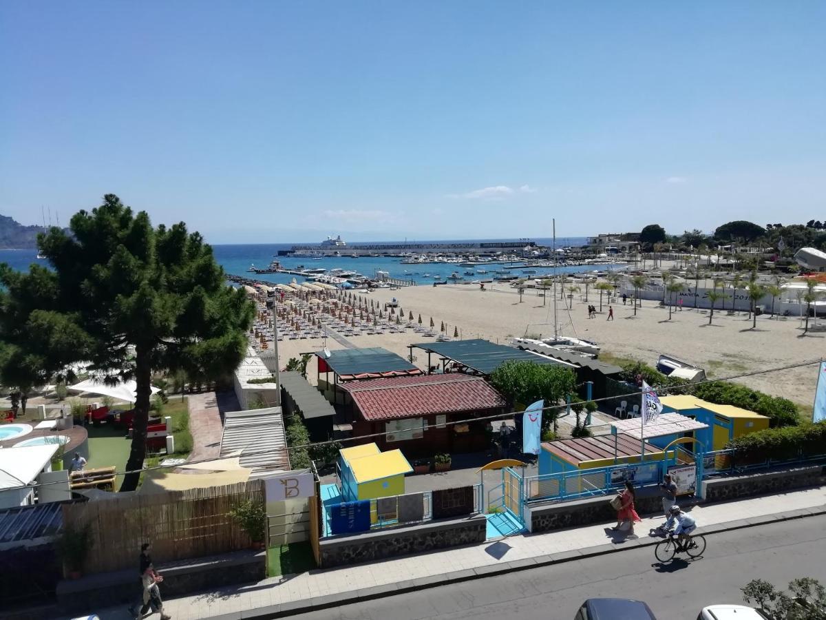 Hotel Sabbie D'Oro Giardini-Naxos Buitenkant foto
