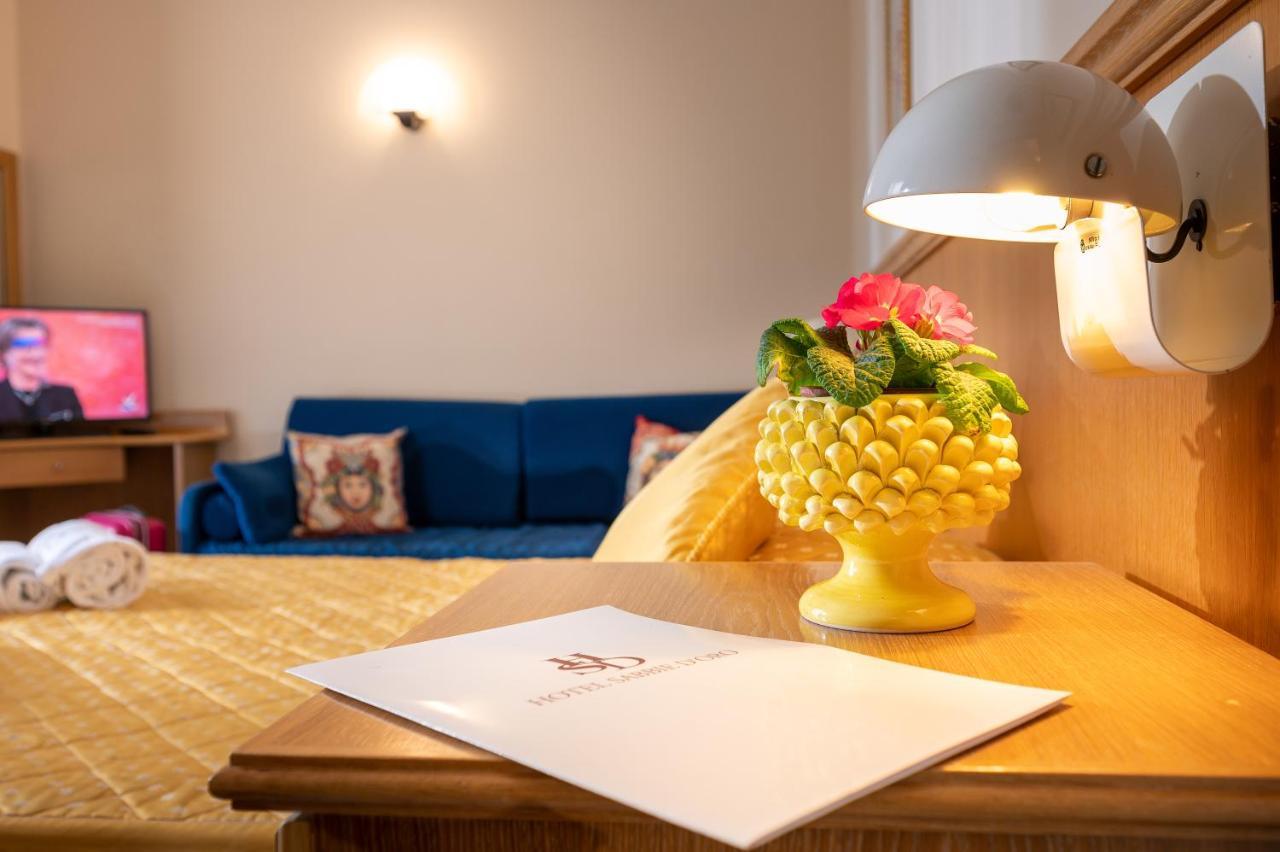 Hotel Sabbie D'Oro Giardini-Naxos Buitenkant foto