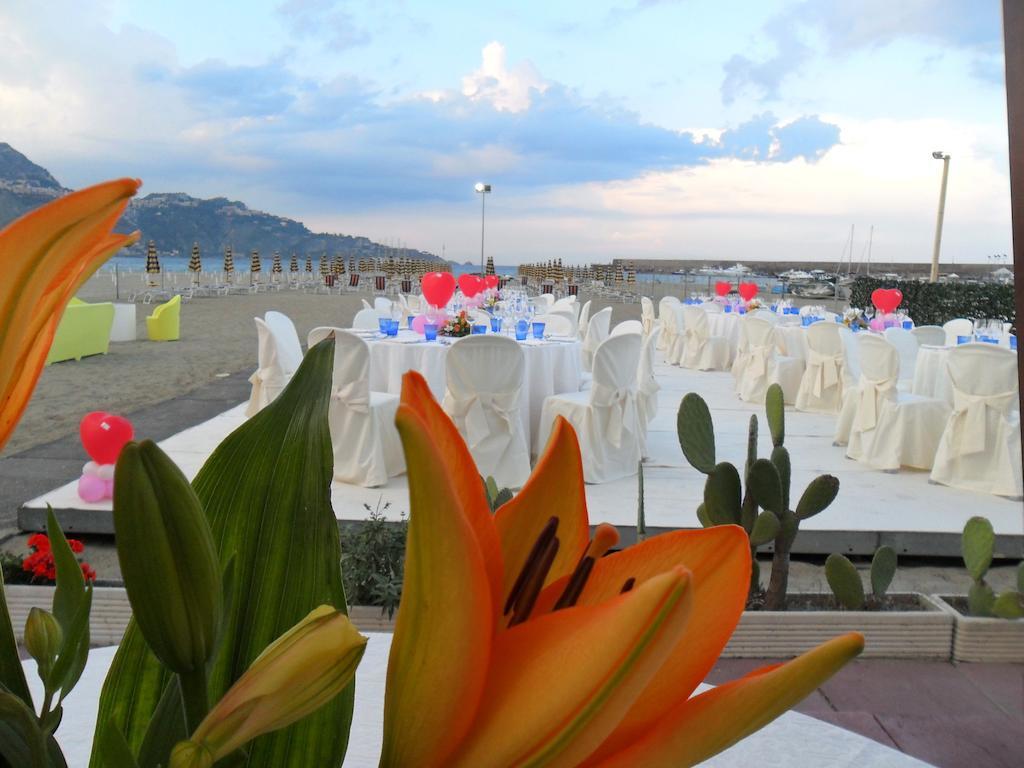 Hotel Sabbie D'Oro Giardini-Naxos Buitenkant foto